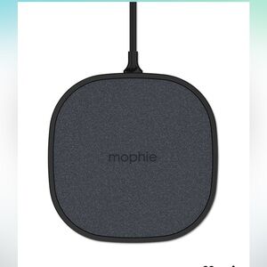 mophie 15W Universal Wireless Charge Pad, Qi-Compatible Charger 
NEW 
0122
